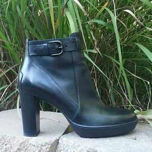 Tod's Black Leather Designer Heeled Ankle Boots